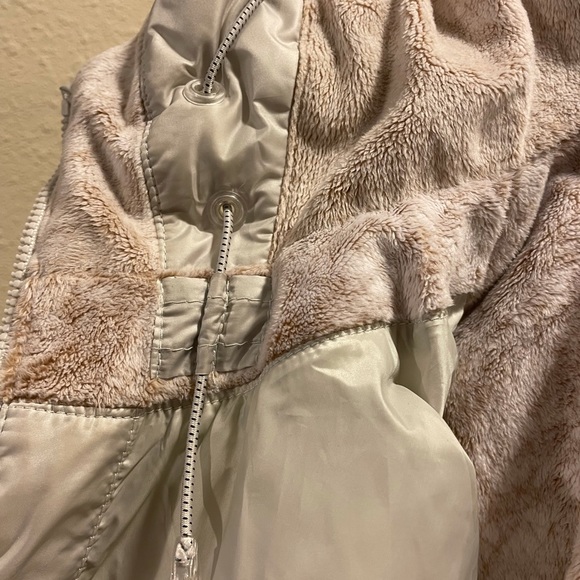 L.L. Bean Ultrawarm Down Coat with Hood - Picture 9 of 15